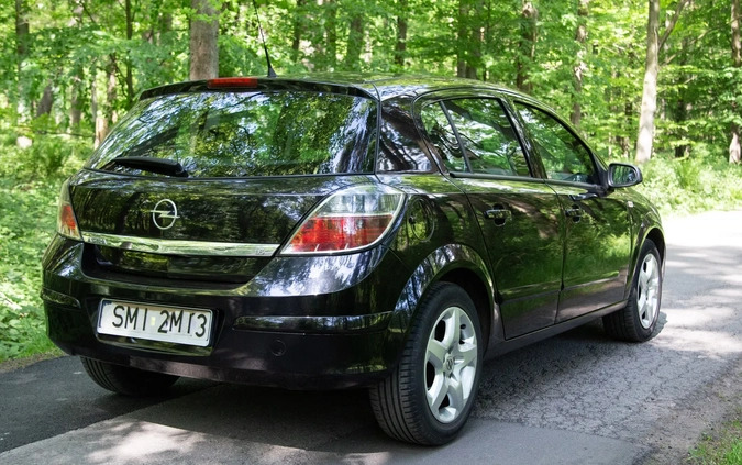Opel Astra cena 18000 przebieg: 169900, rok produkcji 2008 z Orzesze małe 379